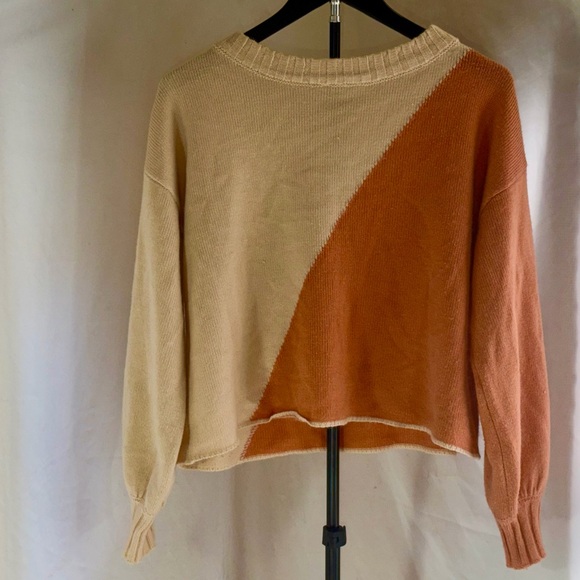 Love Sweaters - Love Beige and Orange Colorblock Cropped Long Sleeve Sweater Size Small